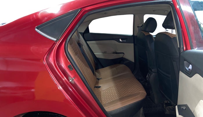 2018 Hyundai Verna 1.6 CRDI SX + AT, Diesel, Automatic, 95,998 km, Right Side Rear Door Cabin