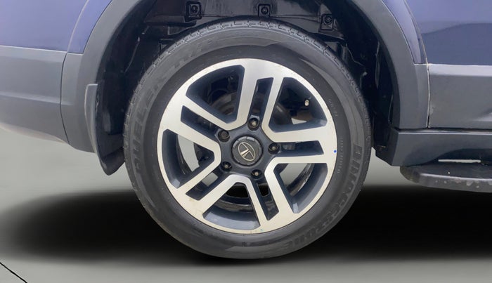 2017 Tata Hexa XT 4X2 7 STR, Diesel, Manual, 89,492 km, Right Rear Wheel