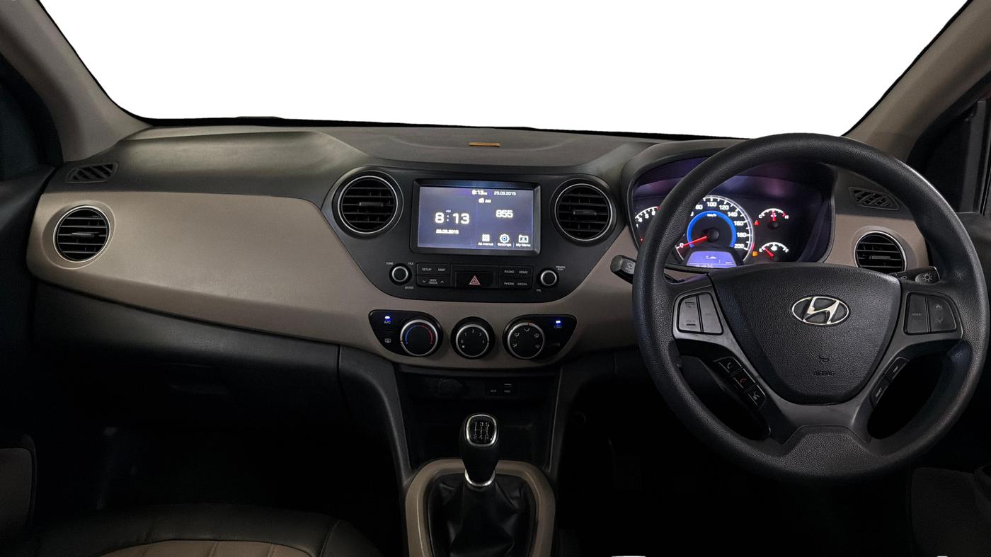 2017 Hyundai Grand i10 SPORTZ (O) 1.2 KAPPA VTVT, Petrol, Manual, 91,793 km, Dashboard