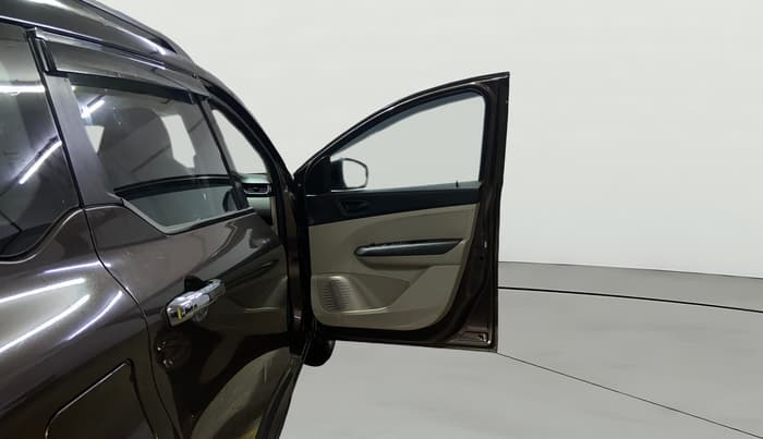 2022 Renault TRIBER RXT LIMITED EDITION AMT, Petrol, Automatic, 47,546 km, RHS Front Door