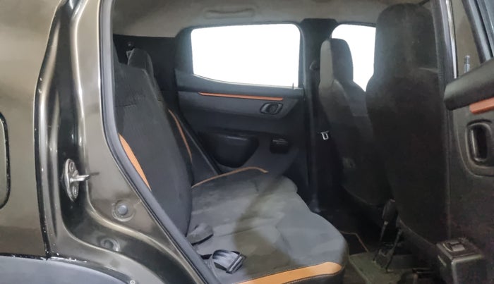 2017 Renault Kwid CLIMBER 1.0 AMT, Petrol, Automatic, 55,438 km, Right Side Rear Door Cabin