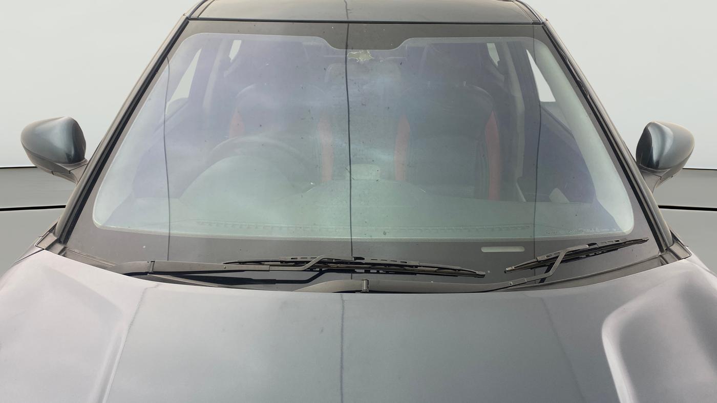 2021 Mahindra XUV300 W6 1.5 Diesel, Diesel, Manual, 46,982 km, Front Windshield