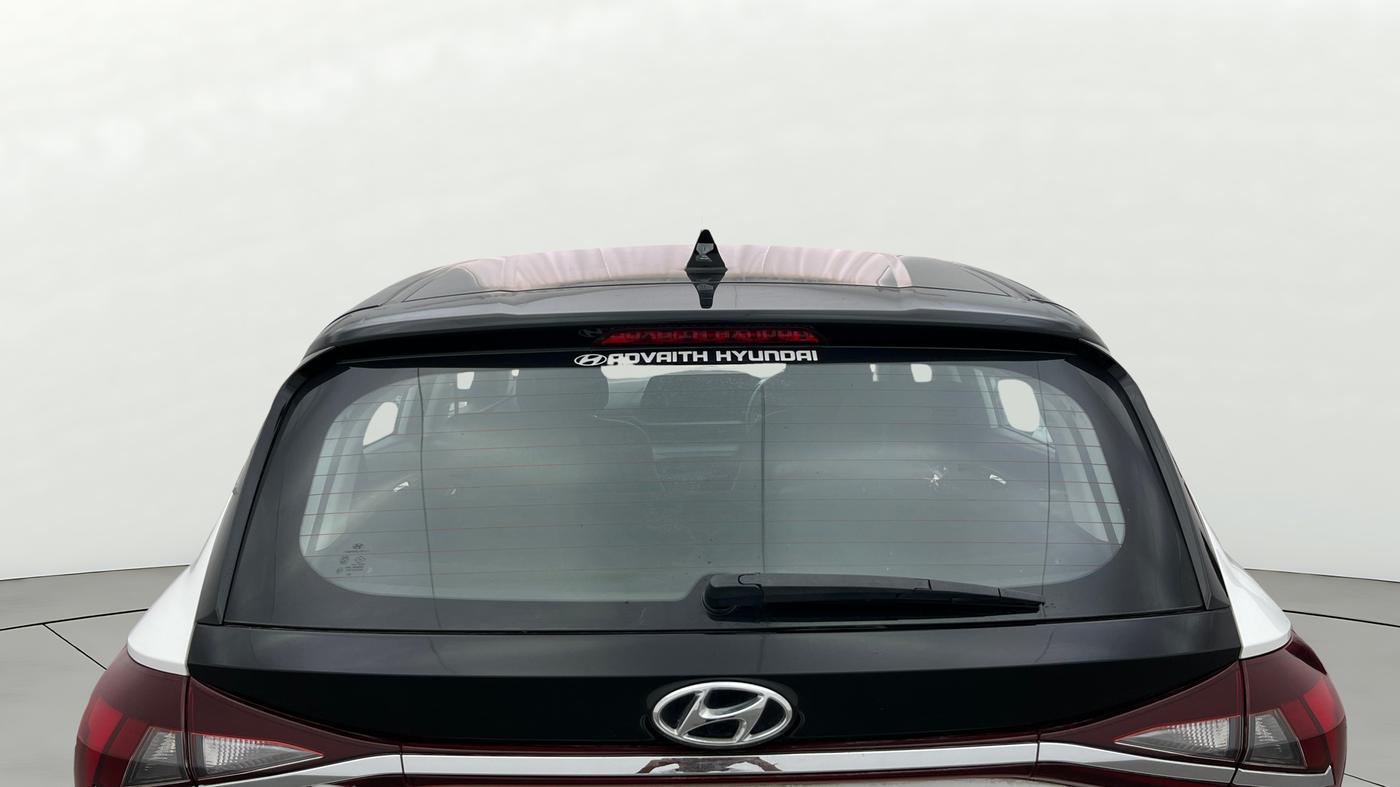 2022 Hyundai NEW I20 ASTA (O) 1.2 MT DUAL TONE, Petrol, Manual, 10,336 km, Rear Windshield