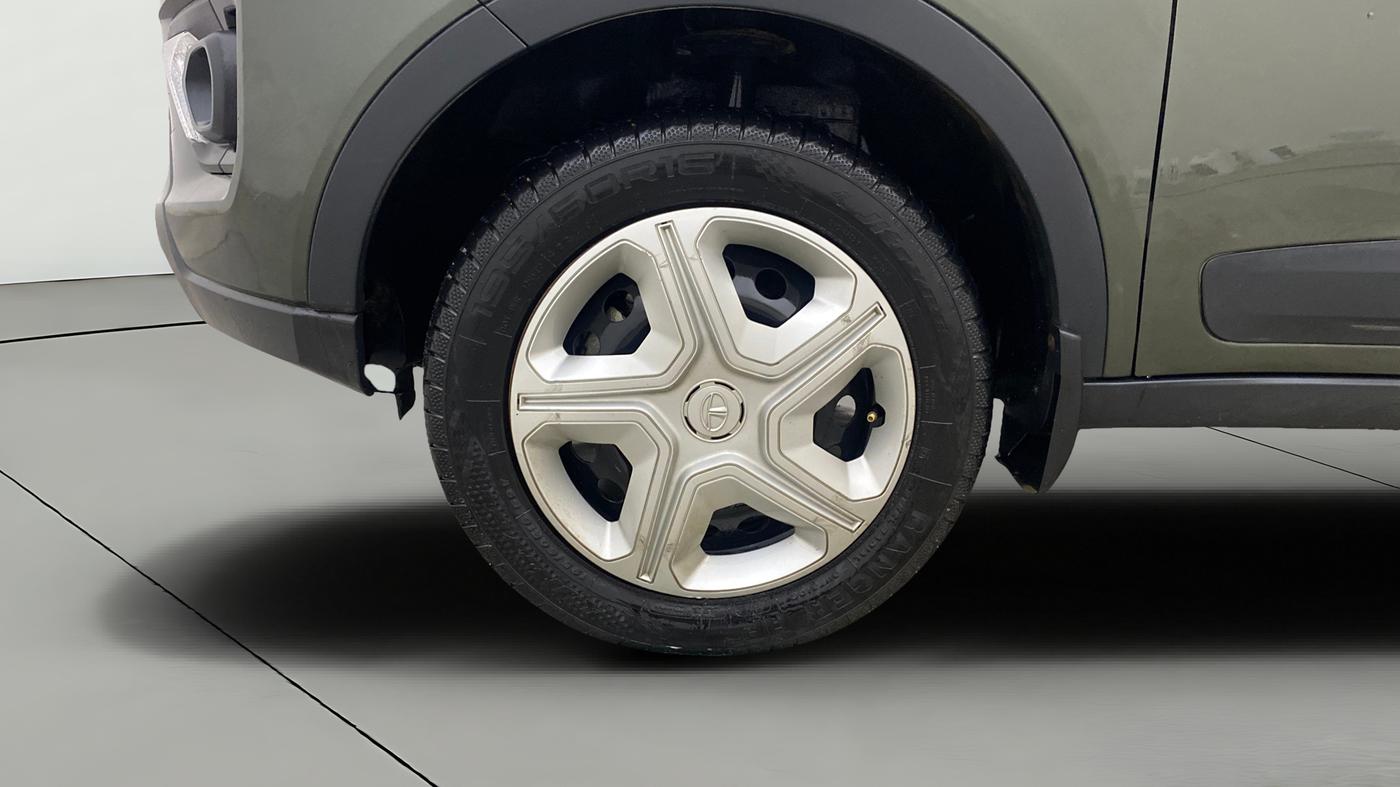 2021 Tata NEXON XM SUNROOF PETROL, Petrol, Manual, 56,947 km, Left Front Wheel