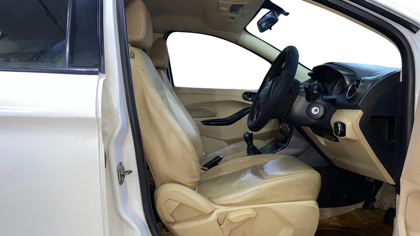 2015 Ford Figo Aspire TITANIUM PLUS 1.2 PETROL, Petrol, Manual, 73,930 km, Right Side Front Door Cabin