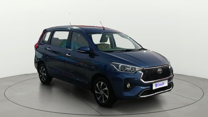 2023 Toyota RUMION V AT , Petrol, Automatic, 41,365 km, Right Front Diagonal