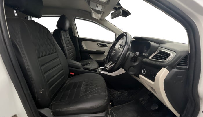 2022 Tata ALTROZ XZ PLUS PETROL, Petrol, Manual, 38,170 km, Right Side Front Door Cabin