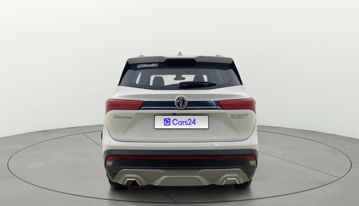 2021 MG HECTOR SHARP 1.5 PETROL CVT, Petrol, Automatic, 1,35,187 km, Back/Rear