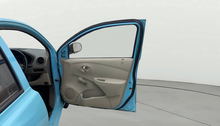 2014 Datsun Go A, Petrol, Manual, 81,445 km, RHS Front Door