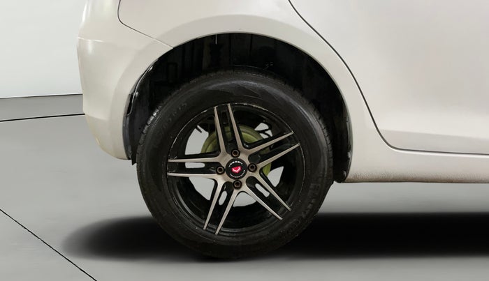 2016 Maruti Swift VXI O, Petrol, Manual, 62,752 km, Right Rear Wheel