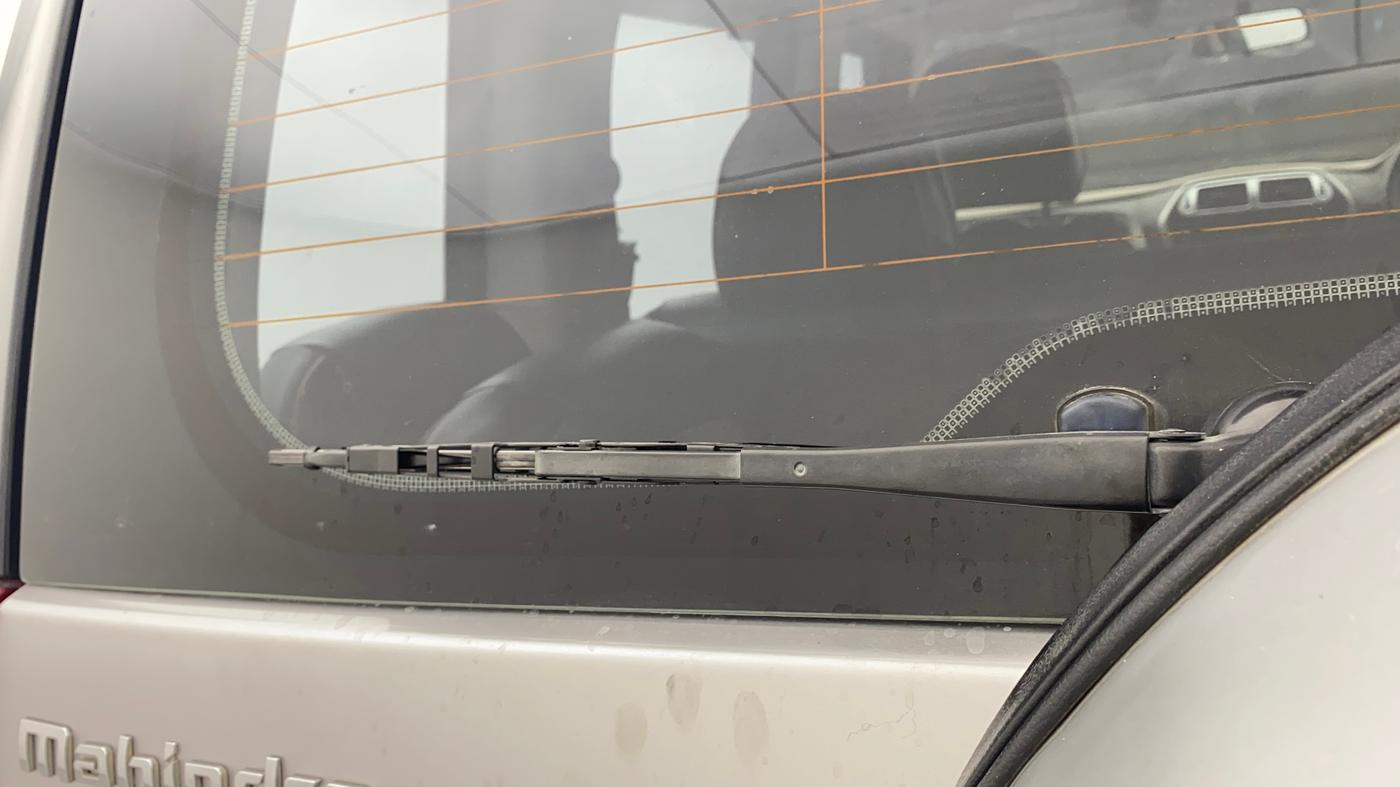 2019 Mahindra TUV300 T6 PLUS, Diesel, Manual, 69,354 km, Rear Wiper