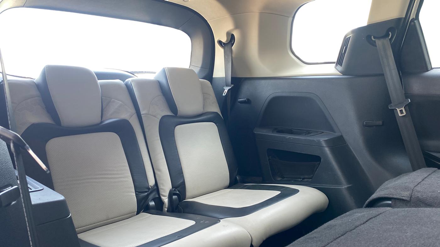 2022 Tata Safari XT PLUS, Diesel, Manual, 84,703 km, Third Seat Row ( optional )