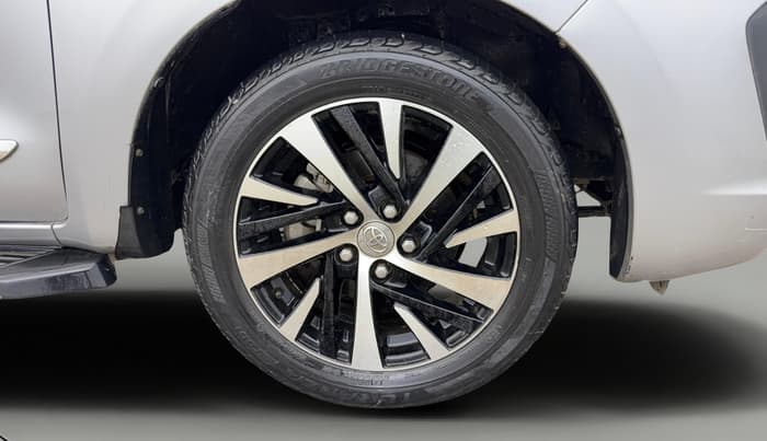 2022 Toyota Innova Crysta 2.7 ZX AT 7 STR, Petrol, Automatic, 43,783 km, Right Front Wheel
