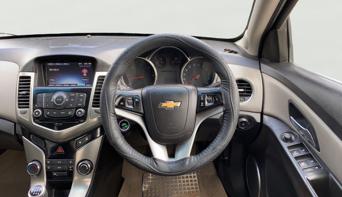2017 Chevrolet Cruze LTZ, Diesel, Manual, 86,041 km, Steering Wheel Close Up