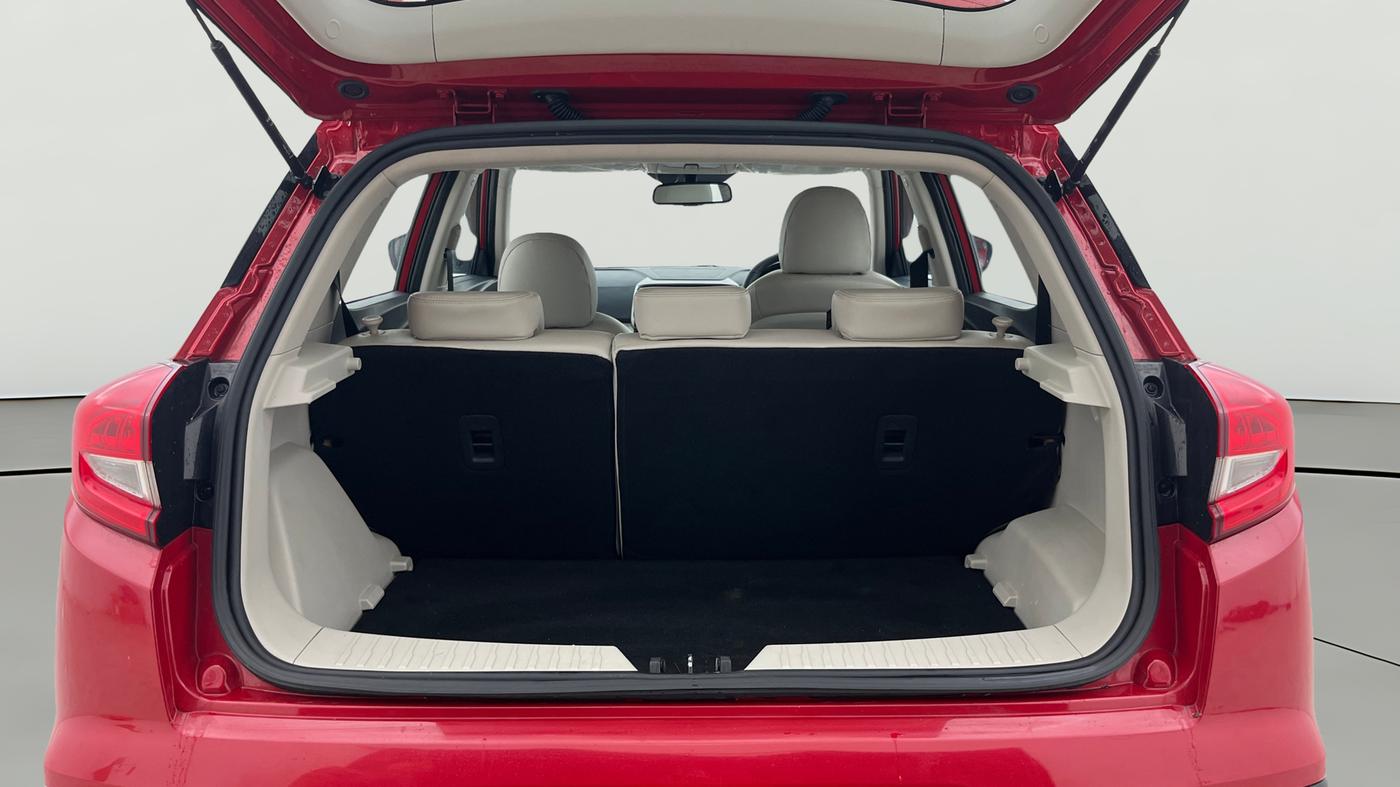 2023 Mahindra XUV300 W8 (O) 1.2 PETROL AMT, Petrol, Automatic, 9,410 km, Boot Open Zoomed View