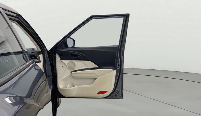 2024 Mahindra XUV 3XO MX1 1.2 L TCMPFi, Petrol, Manual, 6,906 km, RHS Front Door