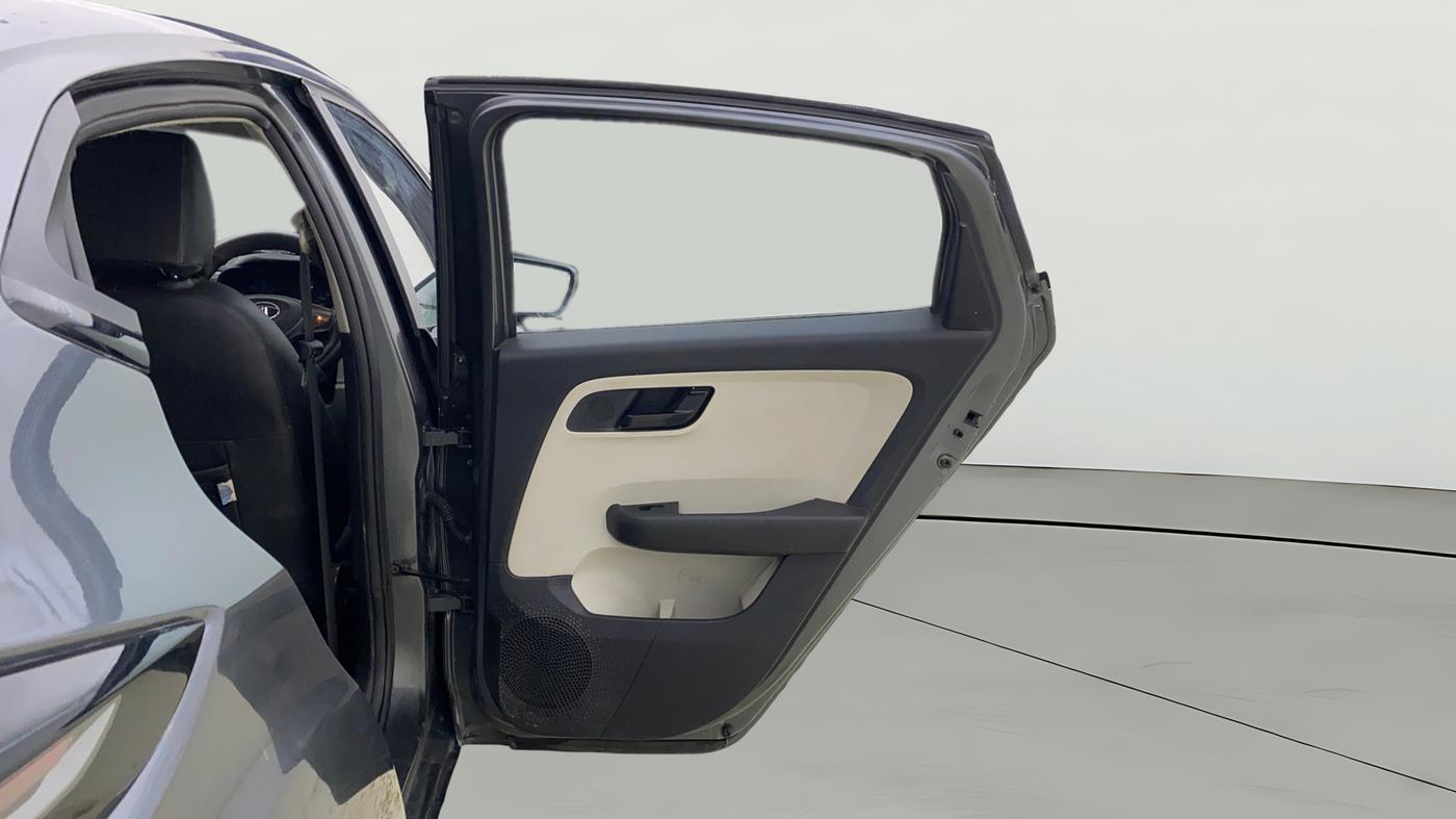 2023 Tata ALTROZ XM PLUS PETROL, Petrol, Manual, 52,520 km, RHS Rear Door