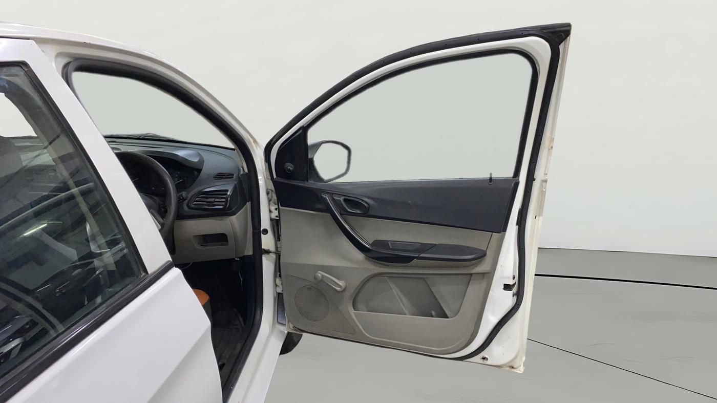 2018 Tata Tiago XE PETROL, Petrol, Manual, 49,226 km, RHS Front Door