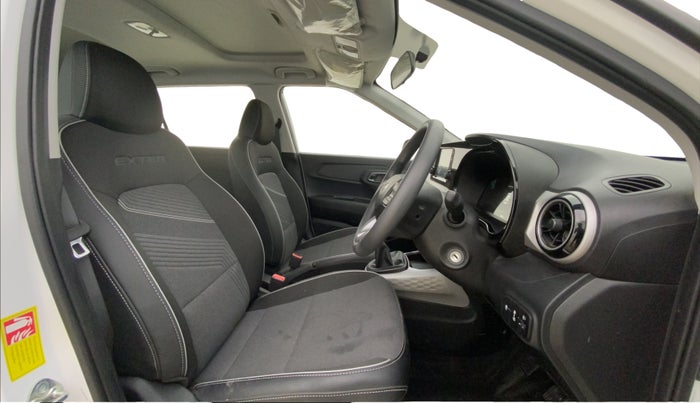 2025 Hyundai EXTER SX 1.2 MT Hy-CNG Duo , CNG, Manual, 2,242 km, Right Side Front Door Cabin