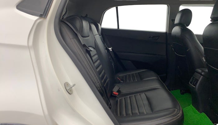 2016 Hyundai Creta BASE 1.6 PETROL, Petrol, Manual, 89,197 km, Right Side Rear Door Cabin