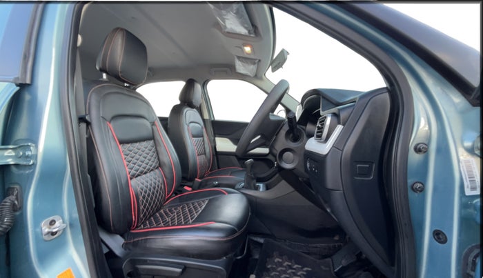 2022 Tata PUNCH ACCOMPLISHED MT, Petrol, Manual, 36,020 km, Right Side Front Door Cabin