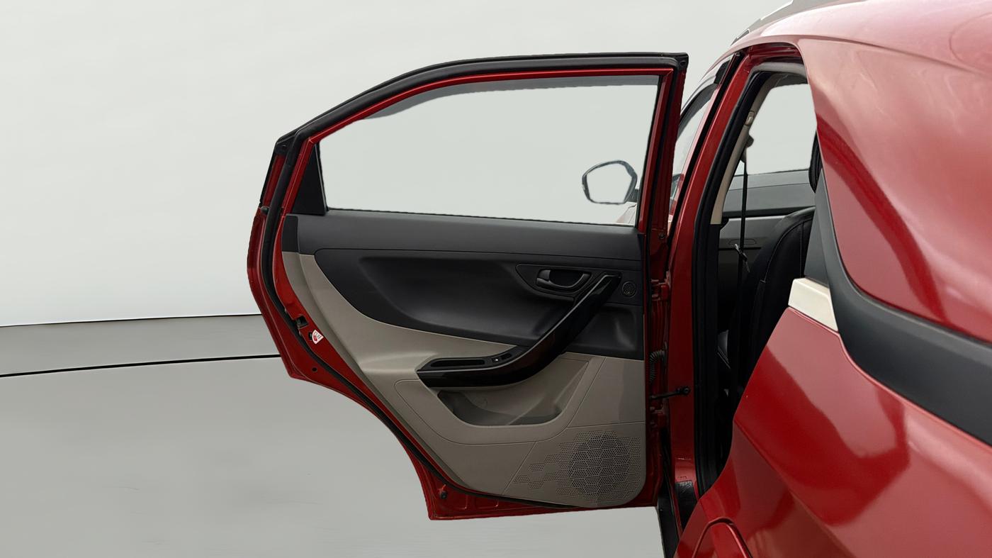 2018 Tata NEXON XM PETROL, CNG, Manual, 1,04,939 km, LHS Rear Door