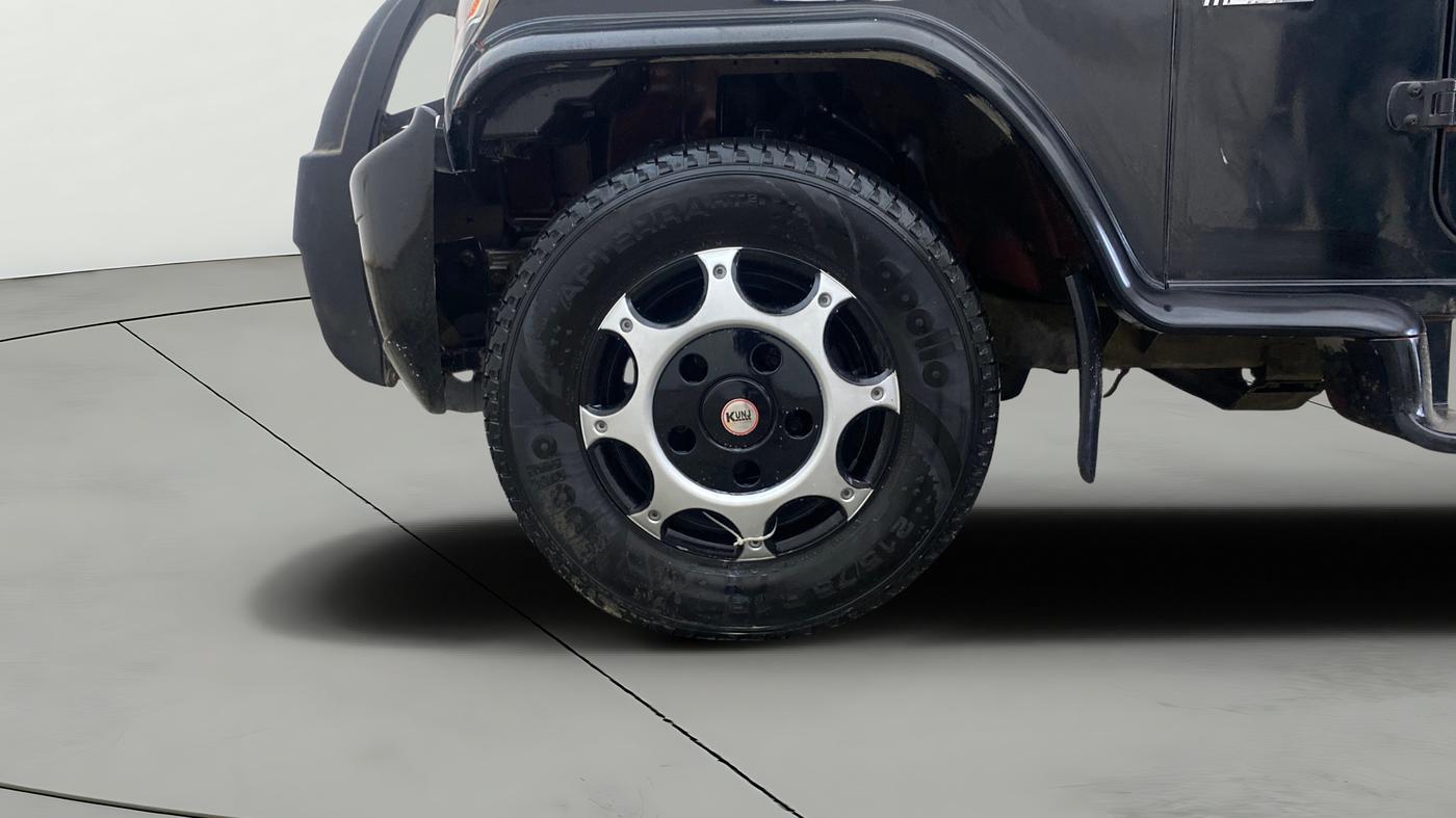 2014 Mahindra Bolero SLX BS-III, Diesel, Manual, 94,581 km, Left Front Wheel