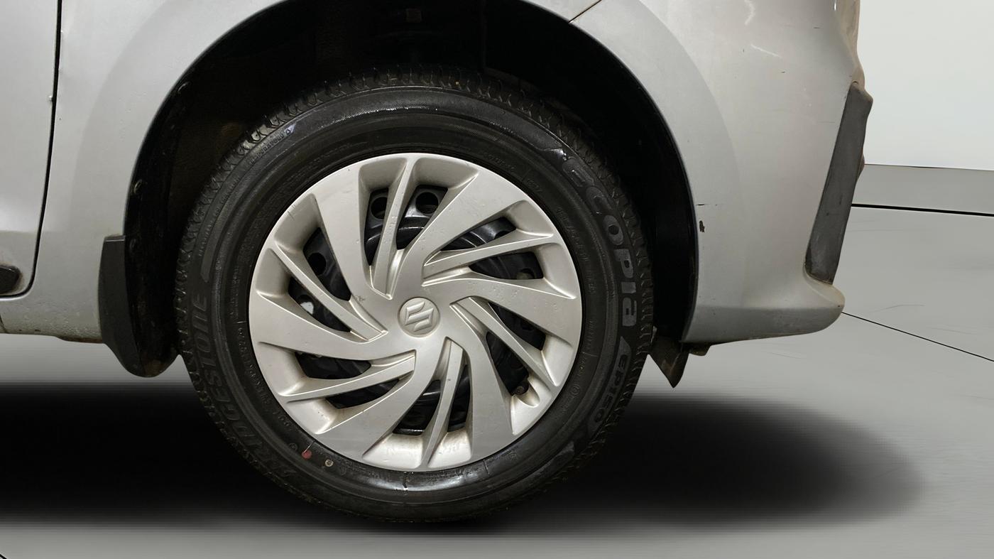 2022 Maruti Ertiga VXI SHVS, Petrol, Manual, 21,372 km, Right Front Wheel