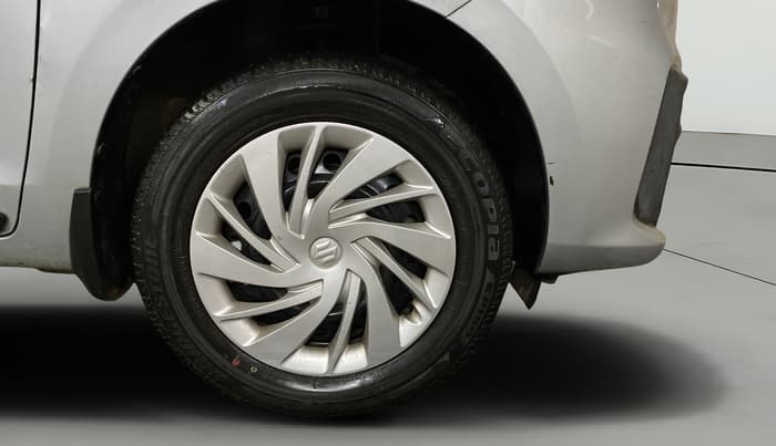 2022 Maruti Ertiga VXI SHVS, Petrol, Manual, 21,372 km, Right Front Wheel