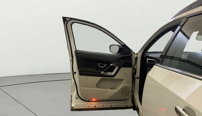 2022 Tata Safari XT, Diesel, Manual, 66,443 km, LHS Front Door