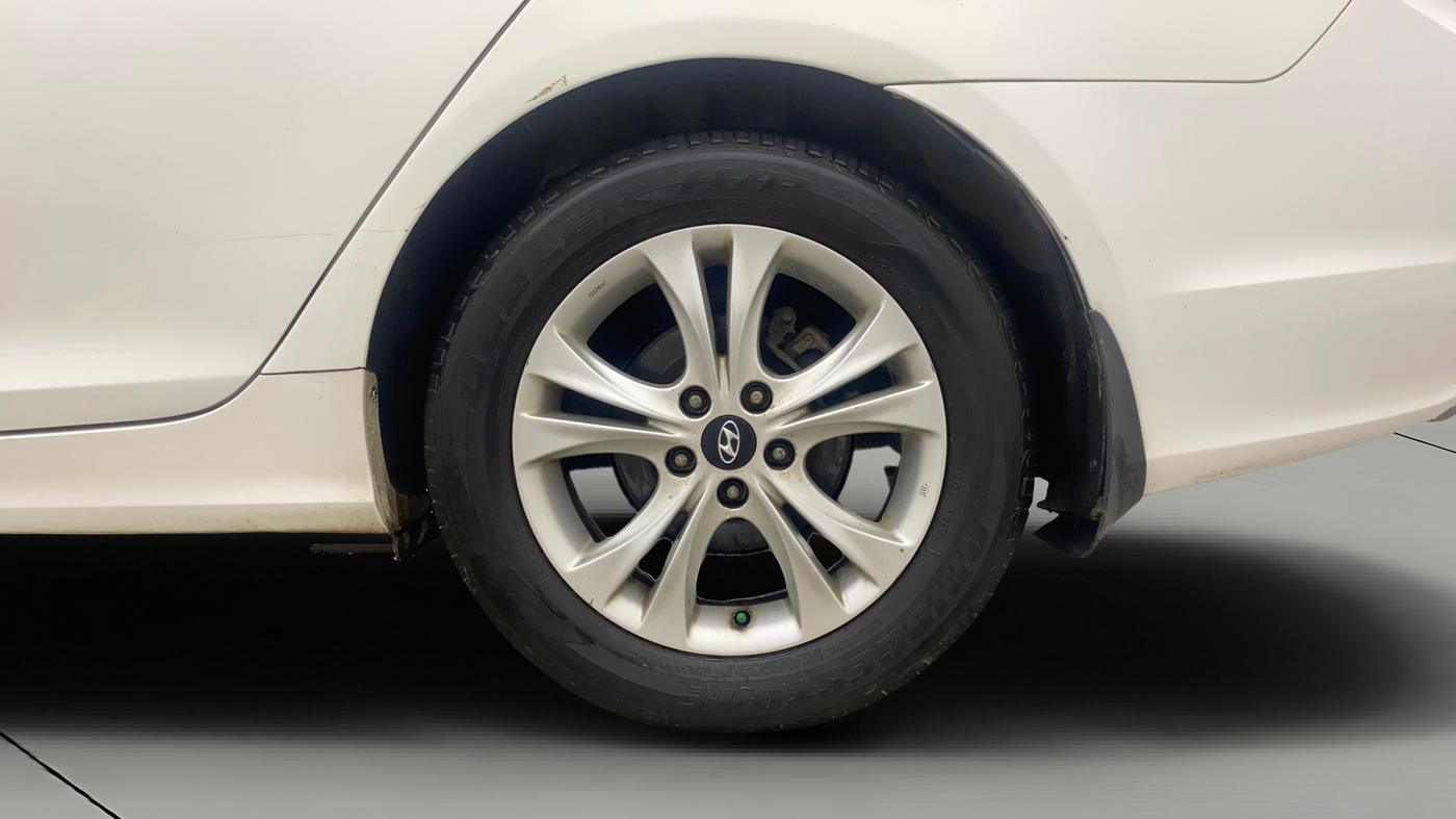 2013 Hyundai Sonata 2.4 GDI AT, Petrol, Automatic, 64,863 km, Left Rear Wheel