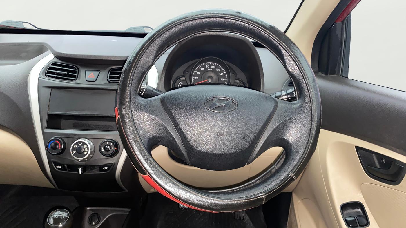 2018 Hyundai Eon ERA +, Petrol, Manual, 25,701 km, Steering Wheel Close Up