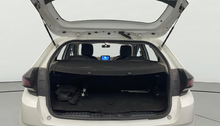 2024 Tata ALTROZ XM PLUS CNG, CNG, Manual, 18,993 km, Boot Open Zoomed View