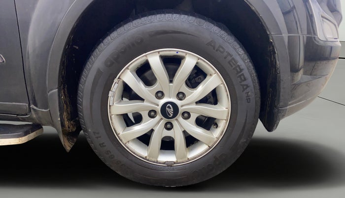 2015 Mahindra XUV500 W10, Diesel, Manual, 50,127 km, Right Front Wheel