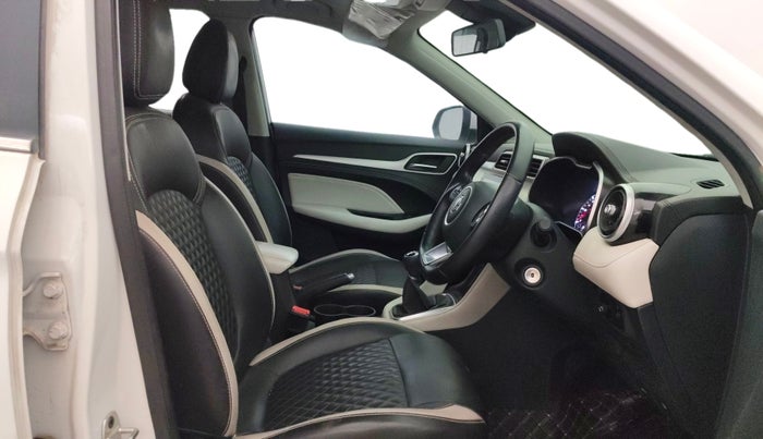 2022 MG ASTOR SUPER 1.5 MT, Petrol, Manual, 36,542 km, Right Side Front Door Cabin