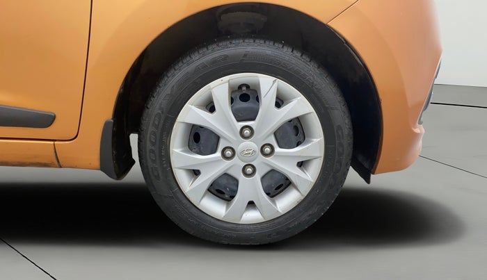 2015 Hyundai Grand i10 SPORTZ 1.2 KAPPA VTVT, Petrol, Manual, 75,627 km, Right Front Wheel