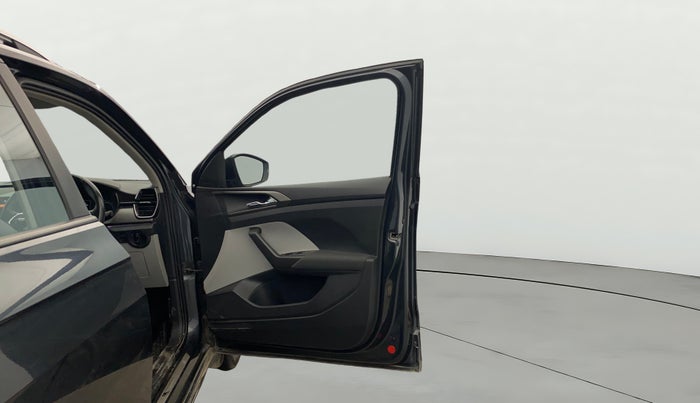 2023 Skoda KUSHAQ AMBITION 1.5 TSI DSG, Petrol, Automatic, 32,725 km, RHS Front Door