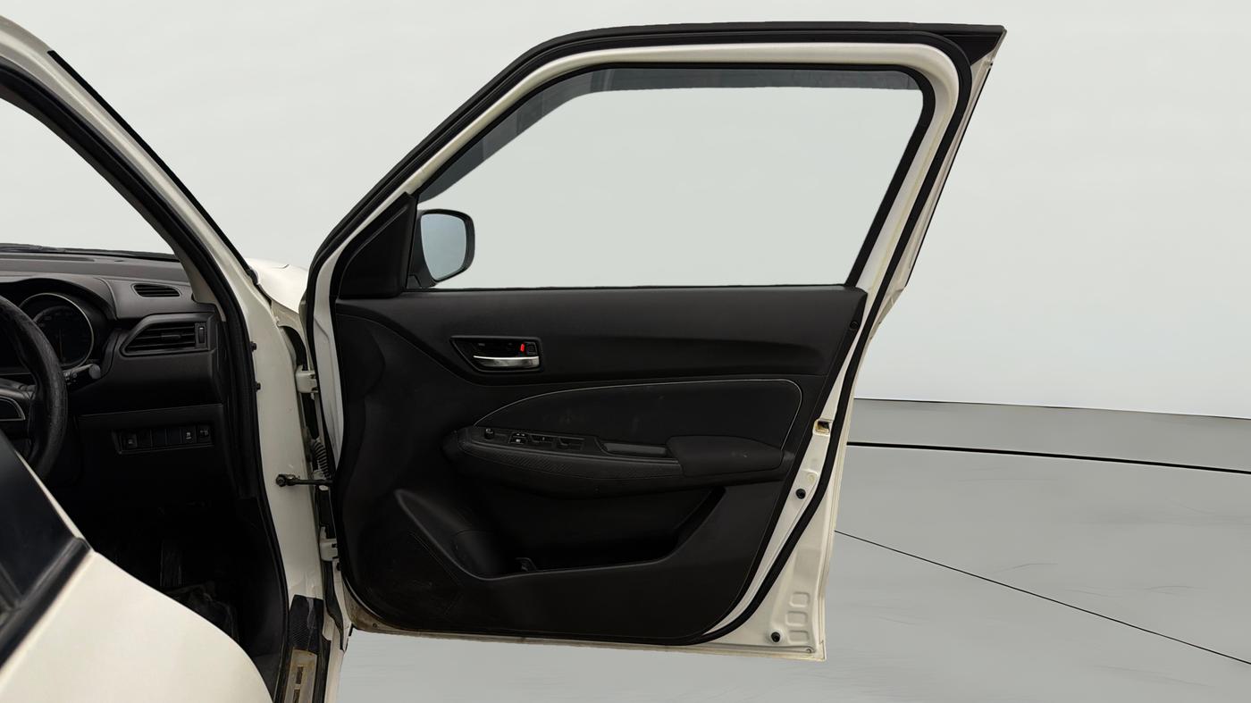 2024 Maruti Swift VXI, Petrol, Manual, 23,779 km, RHS Front Door