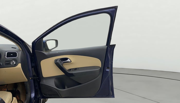 2015 Volkswagen Polo HIGHLINE1.2L, Petrol, Manual, 87,719 km, RHS Front Door