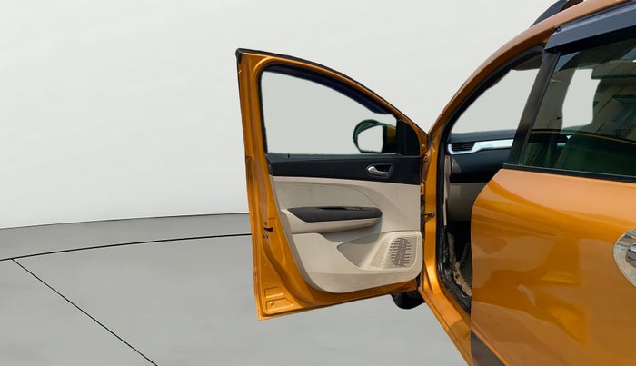 2019 Renault TRIBER RXZ, Petrol, Manual, 55,247 km, LHS Front Door