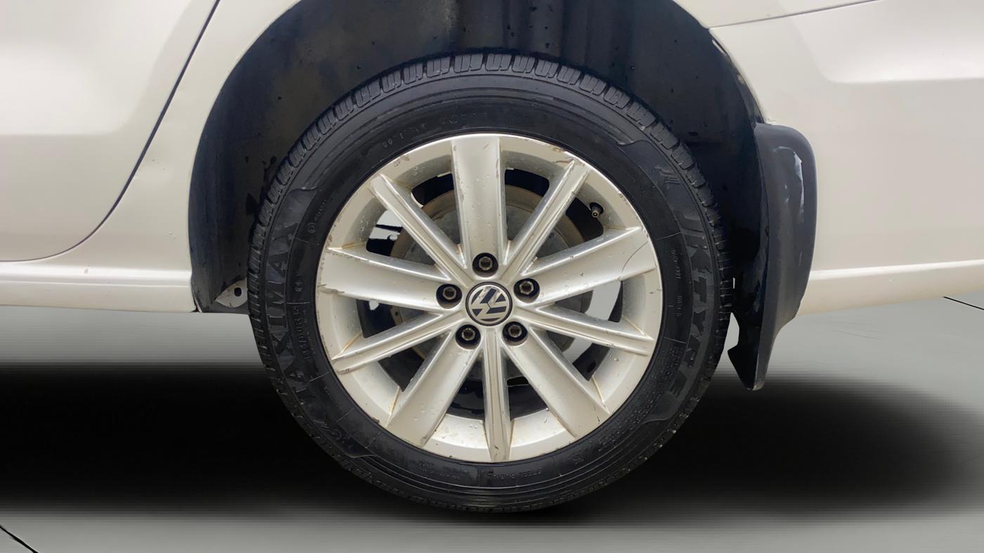 2016 Volkswagen Vento HIGHLINE DIESEL 1.5, Diesel, Manual, 1,19,043 km, Left Rear Wheel