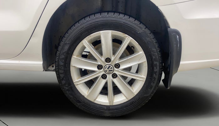 2016 Volkswagen Vento HIGHLINE DIESEL 1.5, Diesel, Manual, 1,19,043 km, Left Rear Wheel