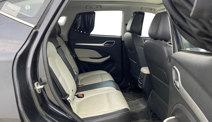 2023 MG ASTOR SHARP 1.5 CVT, Petrol, Automatic, 13,740 km, Right Side Rear Door Cabin