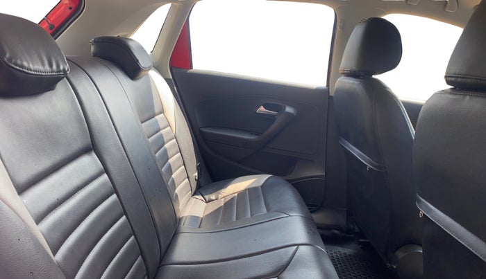 2016 Volkswagen Polo COMFORTLINE 1.2L, Petrol, Manual, 36,599 km, Right Side Rear Door Cabin