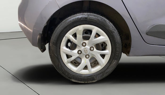 2017 Hyundai Grand i10 SPORTZ 1.2 KAPPA VTVT, Petrol, Manual, 1,03,882 km, Right Rear Wheel