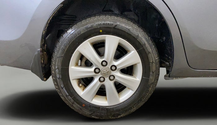 2016 Toyota Corolla Altis G PETROL, Petrol, Manual, 85,161 km, Right Rear Wheel