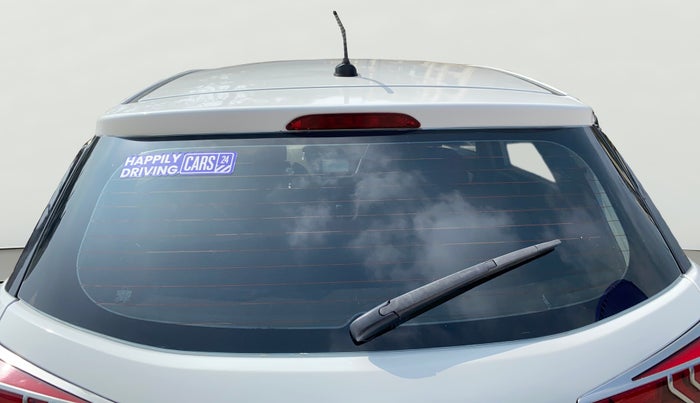 2017 Hyundai Elite i20 ASTA 1.2 (O), CNG, Manual, 1,45,979 km, Rear Windshield