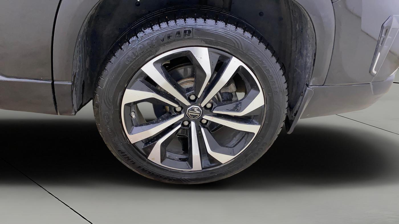2024 MG HECTOR SAVVY PRO 1.5 TURBO CVT PETROL, Petrol, Automatic, 11,193 km, Left Rear Wheel