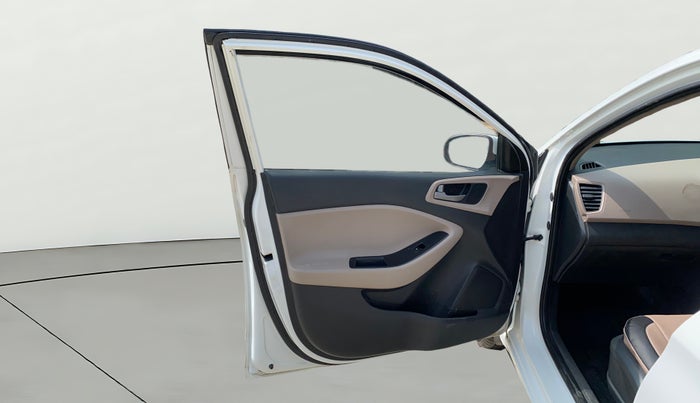 2017 Hyundai Elite i20 ASTA 1.2 (O), CNG, Manual, 1,45,979 km, LHS Front Door