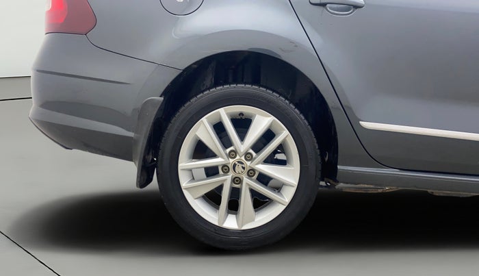 2018 Skoda Rapid STYLE 1.6 MPI, Petrol, Manual, 31,841 km, Right Rear Wheel